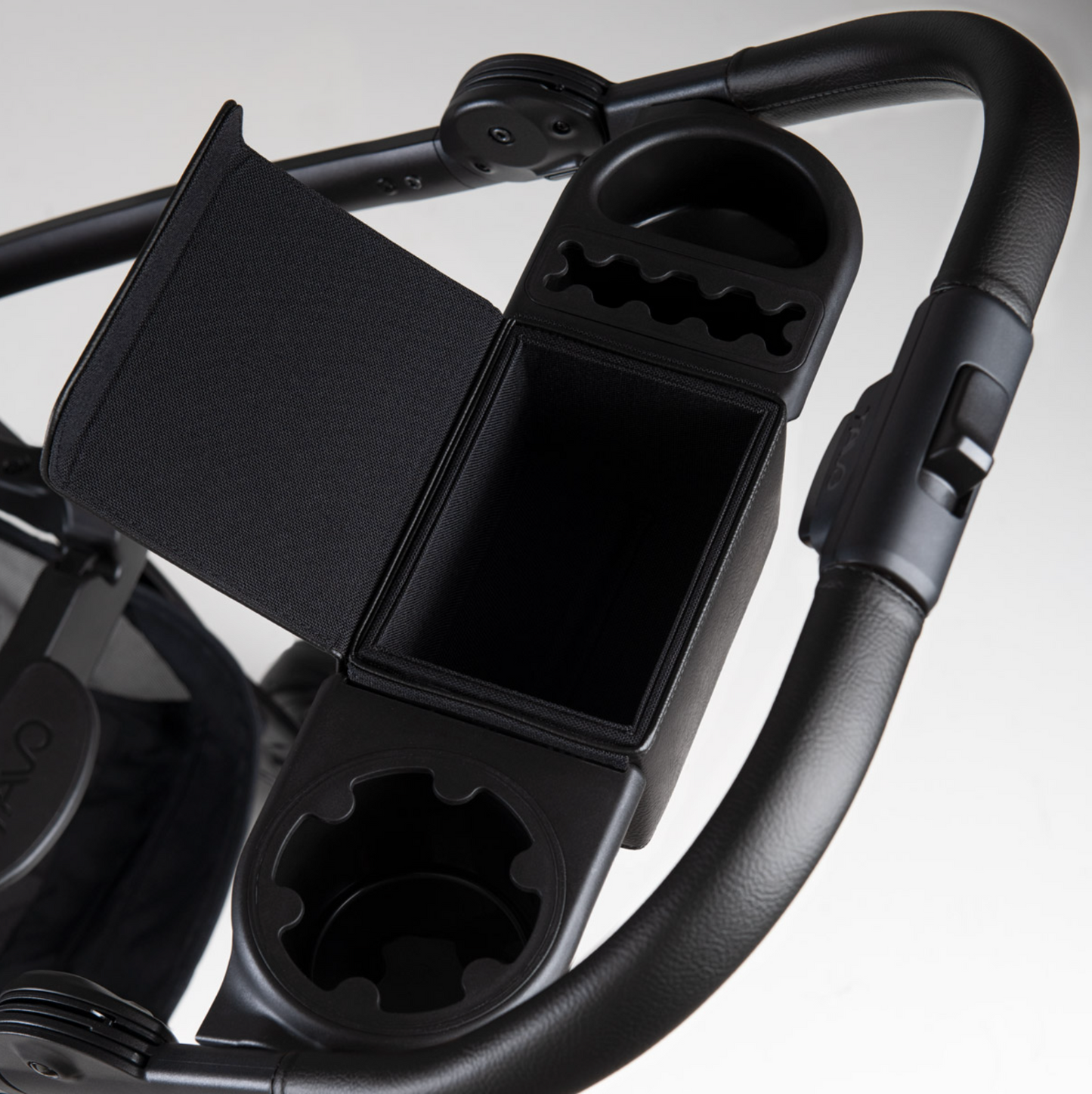 TAVO - Maeve iso + Roscoe Travel System