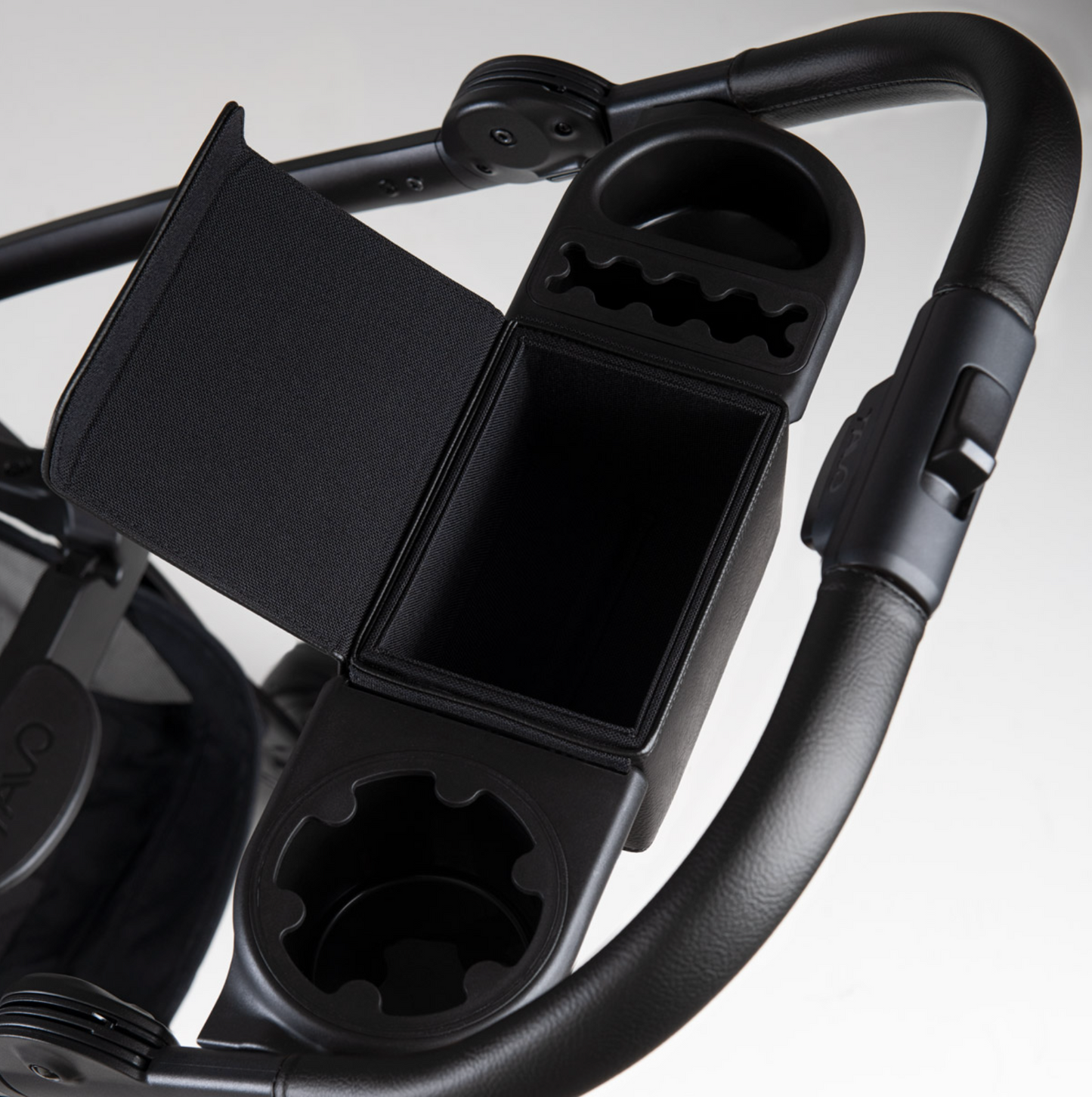 TAVO - Maeve iso + Roscoe Travel System